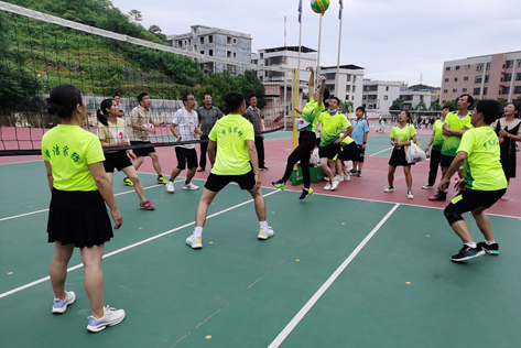 湖南永兴碧水小学第一届教职工气排球赛开幕