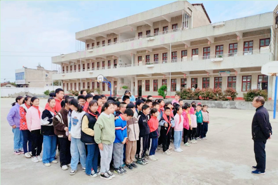 携手经典 博览群书——武穴市第六实验小学代管陶斯小学启动读书节仪式