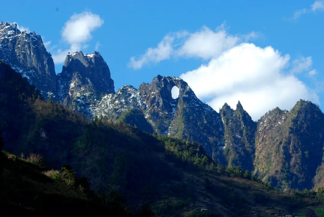 怒江石月亮：云南首条登山步道