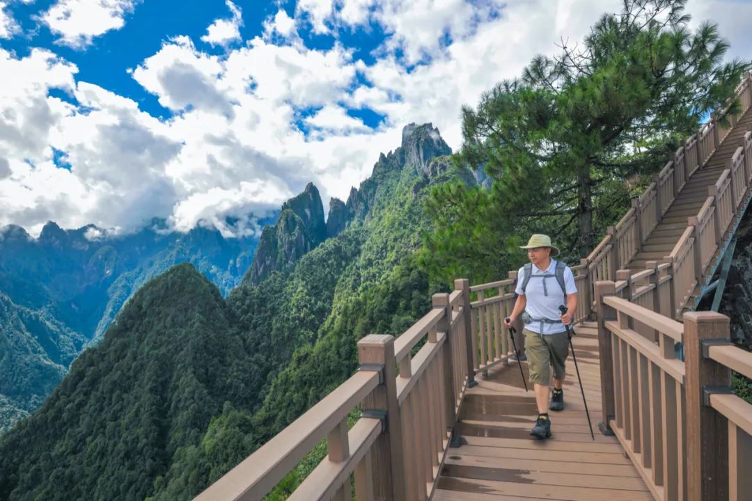 怒江石月亮：云南首条登山步道